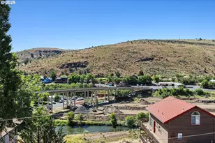 405 Elrod Ave, Maupin, OR 97037 - Photo 5