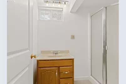 3666 NE 90th Ave, Portland, OR 97220 - Photo 27