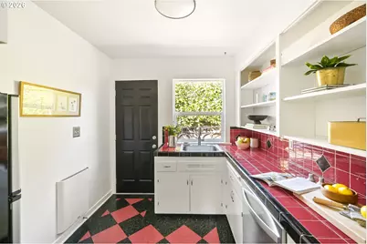 6504 N Commercial Ave #2, Portland, OR 97217 - Photo 15