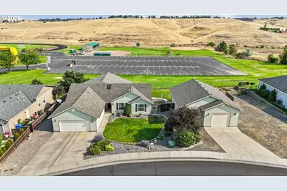 111 SW Quinney Pl, Pendleton, OR 97801 - Photo 1