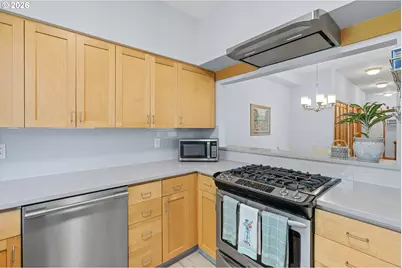 2024 SW Howards Way #405, Portland, OR 97201 - Photo 11