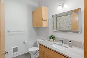 2024 SW Howards Way, Portland, OR 97201 - Photo 13