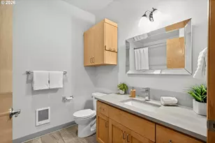 2024 SW Howards Way, Portland, OR 97201 - Photo 13