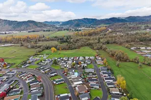 222 NW Broc Dr, Winston, OR 97496 - Photo 33