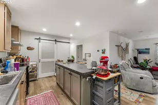 222 NW Broc Dr, Winston, OR 97496 - Photo 9