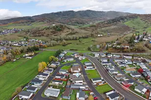 222 NW Broc Dr, Winston, OR 97496 - Photo 31