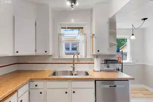 807 S Pearl St, Centralia, WA 98531 - Photo 9
