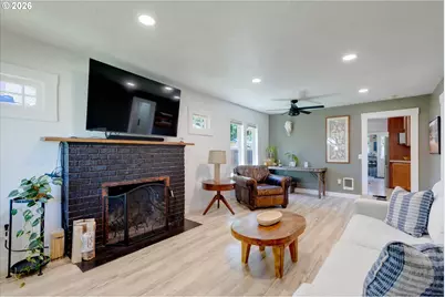 807 S Pearl St, Centralia, WA 98531 - Photo 5