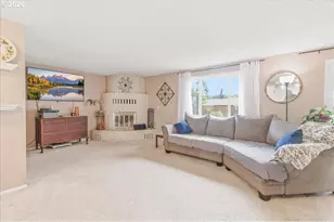 1135 SW 1st Ave, Mill City, OR 97360 - Photo 9