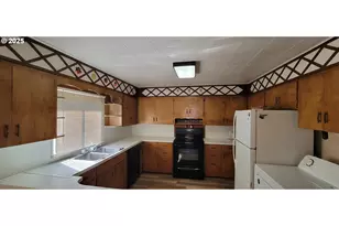 76376 River Rd, Oakridge, OR 97463 - Photo 9