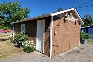 76376 River Rd, Oakridge, OR 97463 - Photo 3