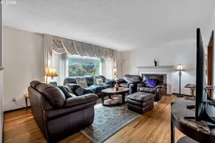 3909 NE 135th Ave, Portland, OR 97230 - Photo 5