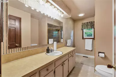 3909 NE 135th Ave, Portland, OR 97230 - Photo 15