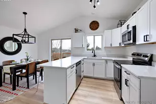 523 Roosevelt St, Oregon City, OR 97045 - Photo 5