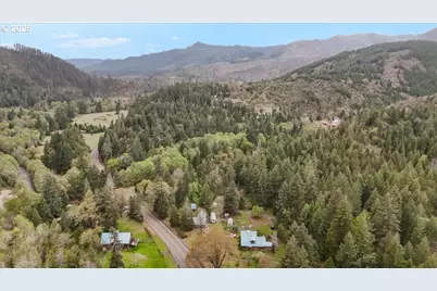 9020 Elk Creek Rd, Trail, OR 97541 - Photo 21