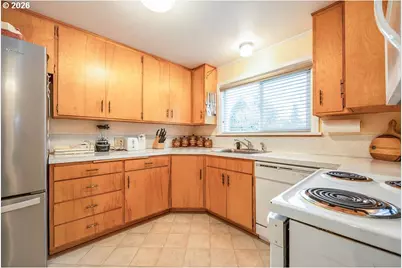 190 Hunsaker Ln, Eugene, OR 97404 - Photo 15