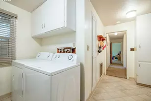 190 Hunsaker Ln, Eugene, OR 97404 - Photo 17