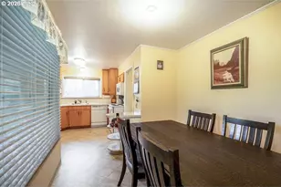 190 Hunsaker Ln, Eugene, OR 97404 - Photo 11