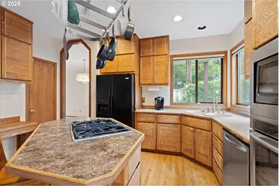10125 SW 72nd Ave, Portland, OR 97223 - Photo 9