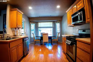 2380 NW Glenmar Dr, Roseburg, OR 97471 - Photo 3