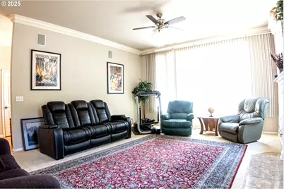 2380 NW Glenmar Dr, Roseburg, OR 97471 - Photo 5