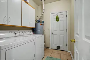860 N 2nd St, Silverton, OR 97381 - Photo 29