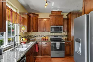 860 N 2nd St, Silverton, OR 97381 - Photo 15