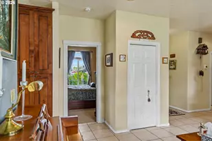 860 N 2nd St, Silverton, OR 97381 - Photo 17