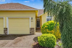 860 N 2nd St, Silverton, OR 97381 - Photo 3