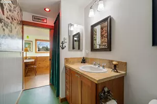 1055 Phelps St, Tillamook, OR 97141 - Photo 23