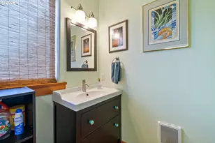 1055 Phelps St, Tillamook, OR 97141 - Photo 7