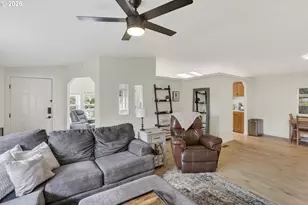 1218 W C St, Rainier, OR 97048 - Photo 9