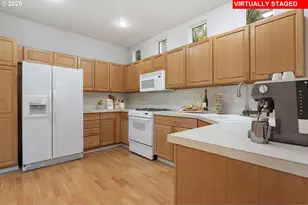 1627 NE 65th Ave, Hillsboro, OR 97124 - Photo 9
