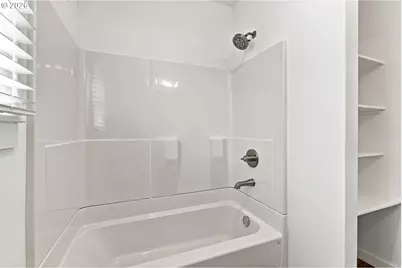 240 E Clarendon St, Gladstone, OR 97027 - Photo 23