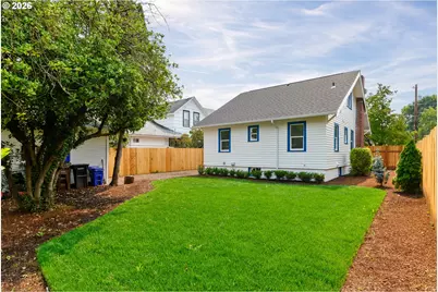 240 E Clarendon St, Gladstone, OR 97027 - Photo 39