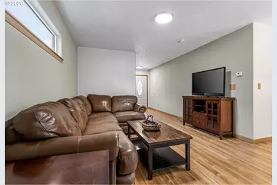 815 N Alexandra Dr, Newberg, OR 97132 - Photo 9
