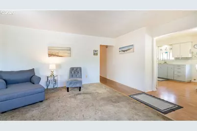 11726 SE Oak St, Portland, OR 97216 - Photo 7