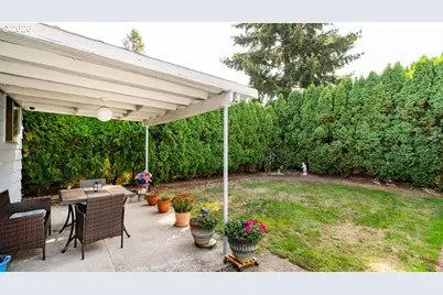 11726 SE Oak St, Portland, OR 97216 - Photo 17