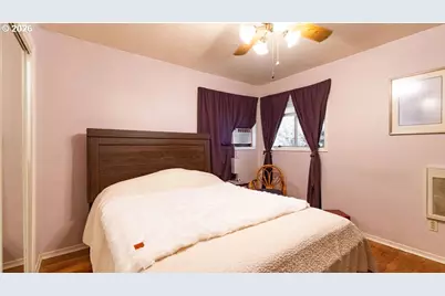 11726 SE Oak St, Portland, OR 97216 - Photo 13