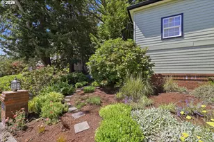 3083 Skyview Ln, Eugene, OR 97405 - Photo 33