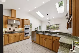 3083 Skyview Ln, Eugene, OR 97405 - Photo 13