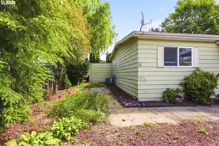 21100 NE Sandy Blvd, Fairview, OR 97024 - Photo 23