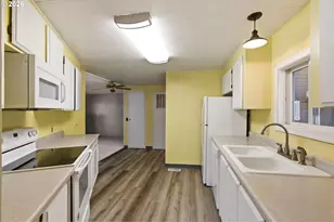 21100 NE Sandy Blvd, Fairview, OR 97024 - Photo 11