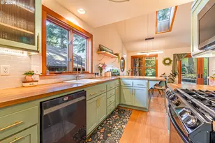 3010 Hendricks Hill Dr, Eugene, OR 97403 - Photo 15