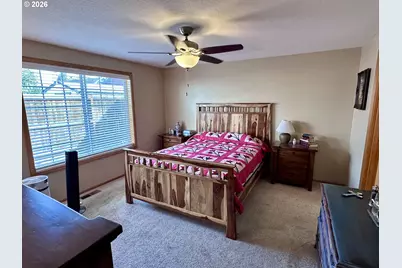 963 Hazelnut Ln, Springfield, OR 97478 - Photo 17
