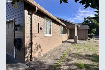 963 Hazelnut Ln, Springfield, OR 97478 - Photo 3
