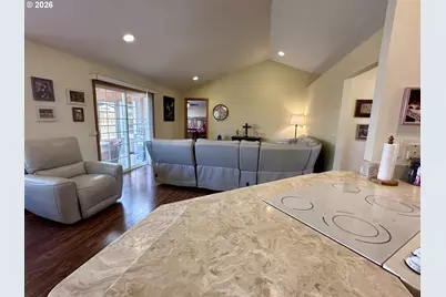 963 Hazelnut Ln, Springfield, OR 97478 - Photo 13