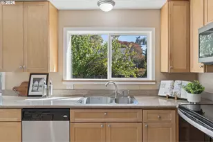 7920 SE Hawthorne Blvd, Portland, OR 97215 - Photo 17