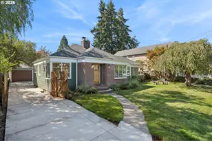 7920 SE Hawthorne Blvd, Portland, OR 97215 - Photo 3