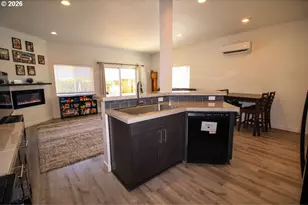 822 S 22nd Ave, Cornelius, OR 97113 - Photo 11